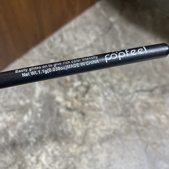 Popfeel Cosmetics Velvet Smoothing Eyeliner Pencil Black Easily Glides On New - Picture 3 of 6